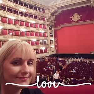 Meet your Posher, Iris